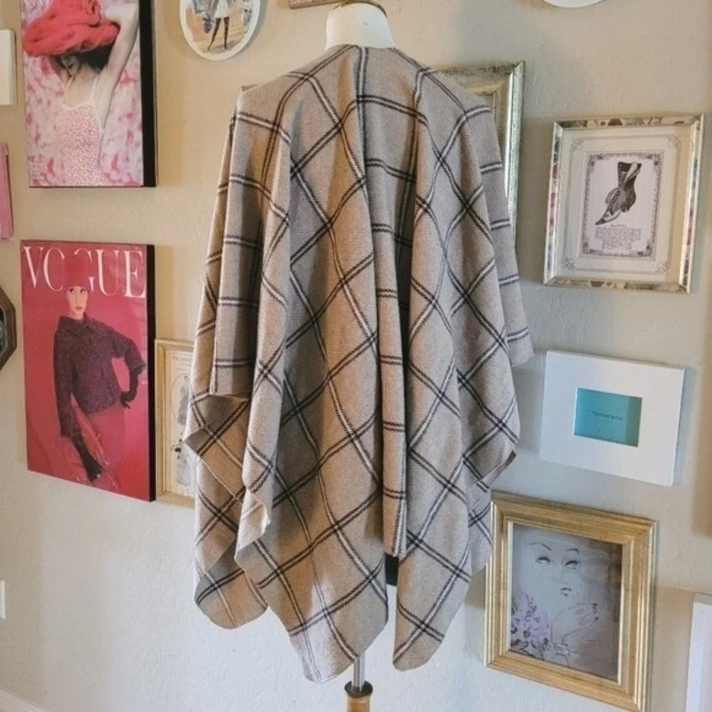 Taupe and Black Plaid Blanket Wrap‎